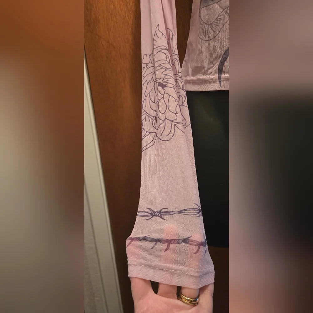 Hot Topic sheer blush Long Sleeve tattoo Top szL - Picture 3 of 7